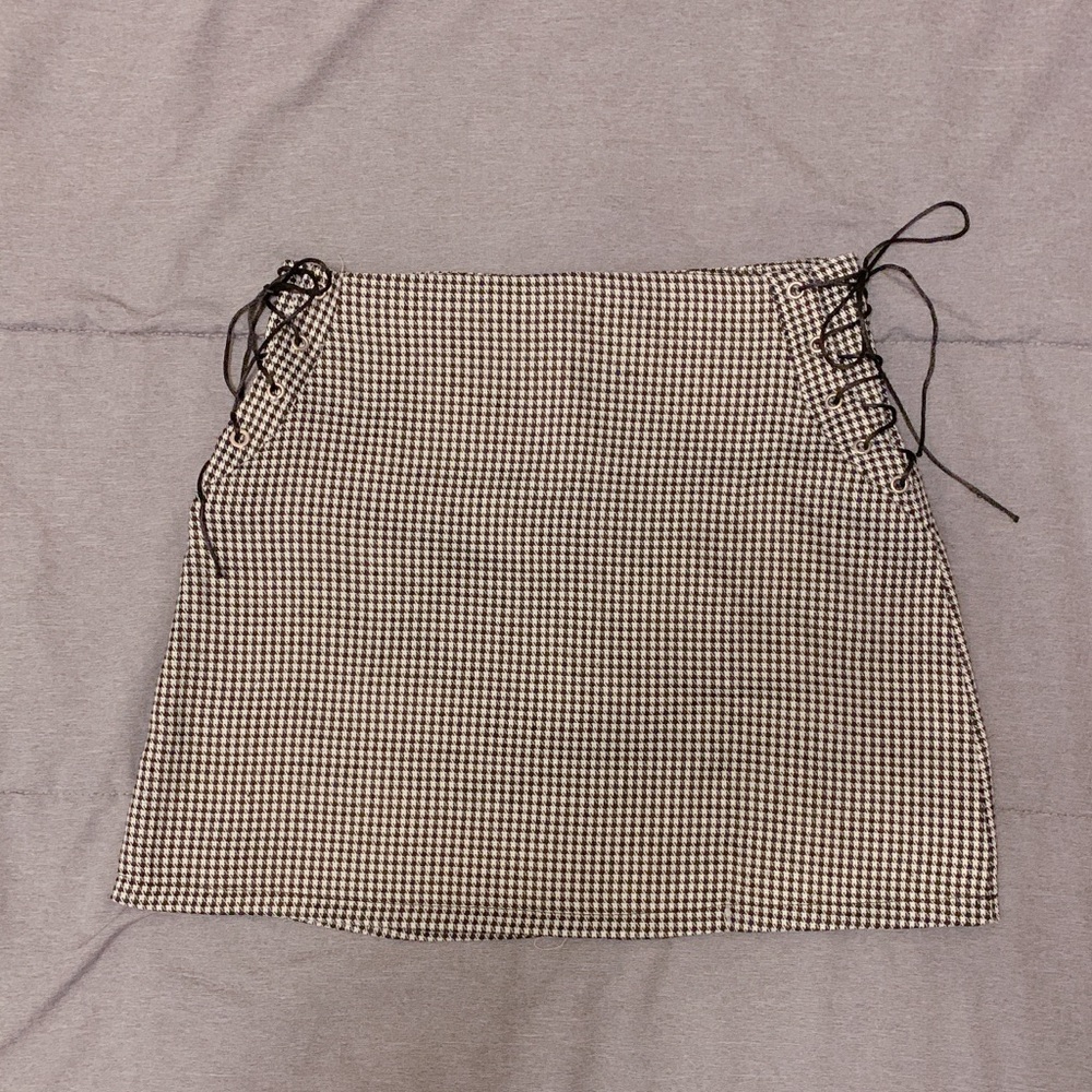 Checked black and white ribbon up sides skirt